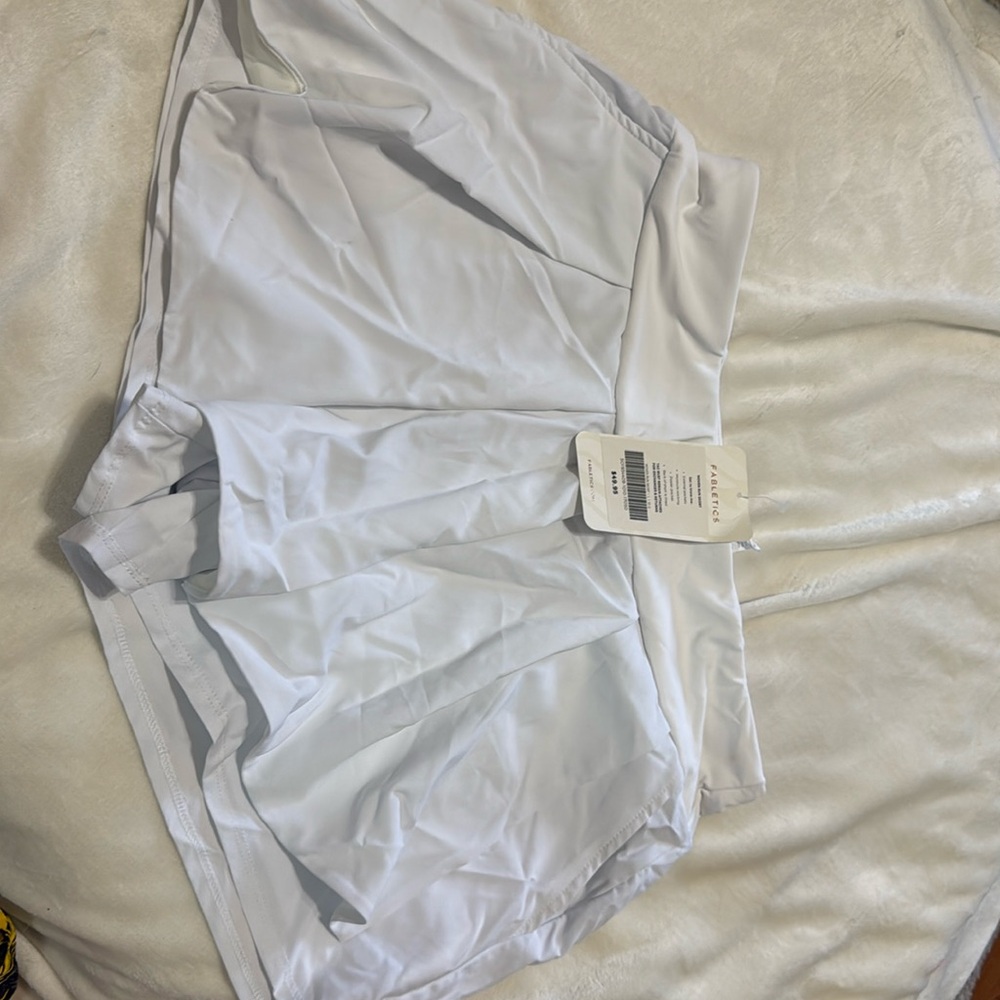 NWT - White Fabletics Skort - Women’s size L